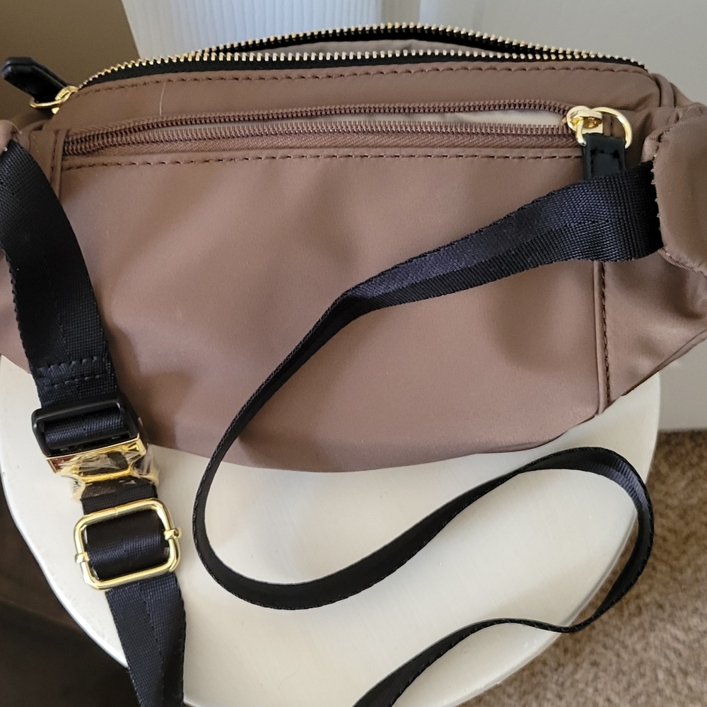 Purse - Picture 2 of 3